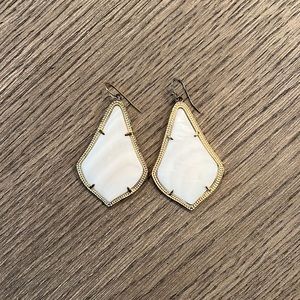 Kendra Scott Alex Gold Drop Earrings in white